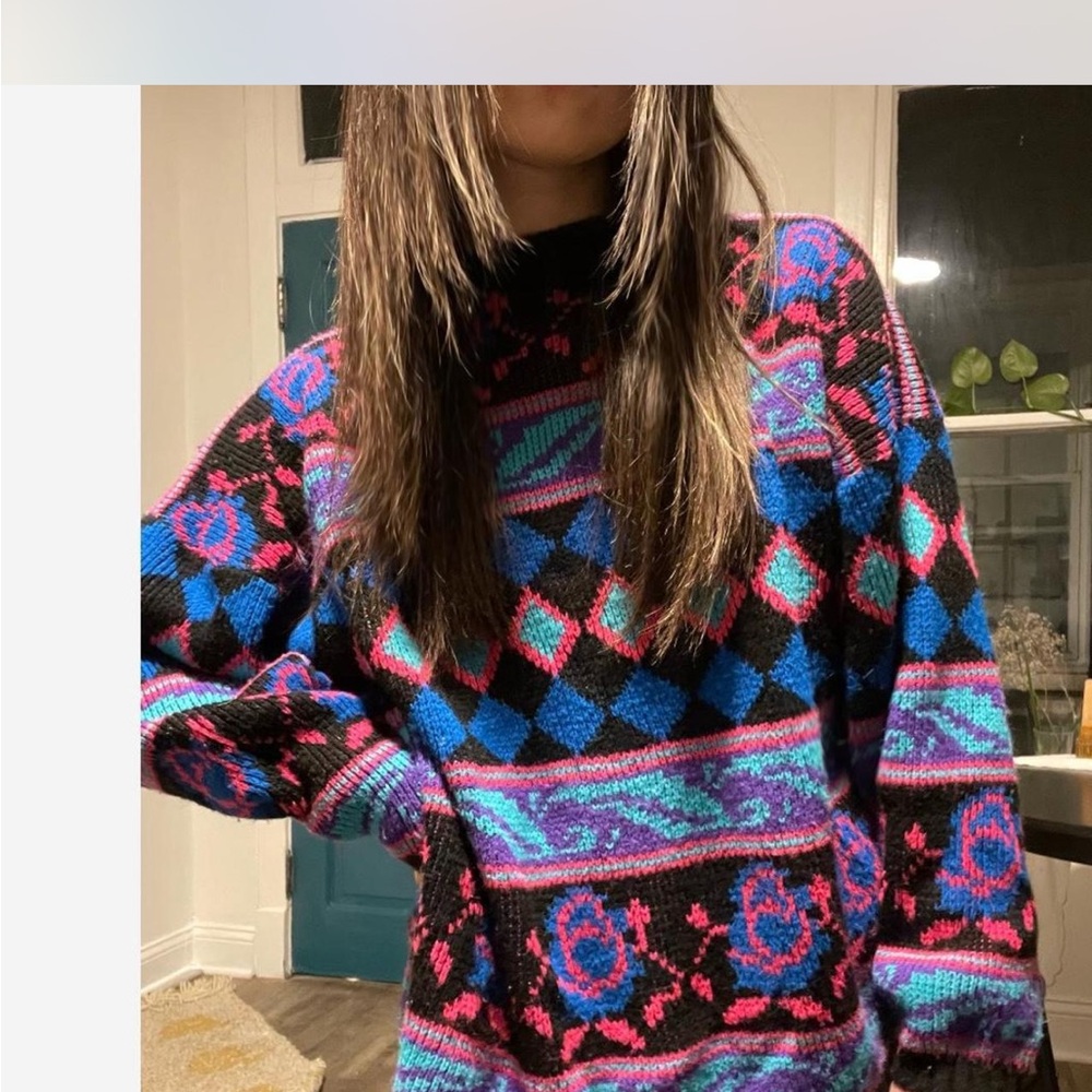 Black and Blue Crew Neck Sweater with Geometric Pattern